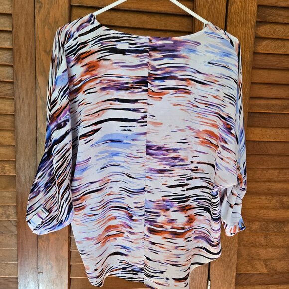Jennifer Lopez Dolman Sleeve Top Women"s Size Small Colorful Blouse Lightweight - Picture 2 of 7